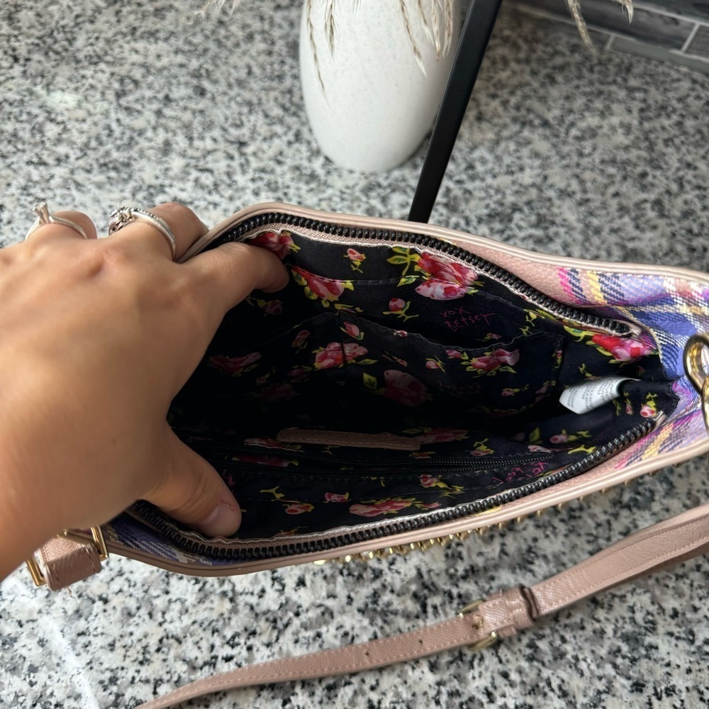 Betsey Johnson Light Pink Crossbody Bag with Gold Chain Accents - Picture 4 of 10
